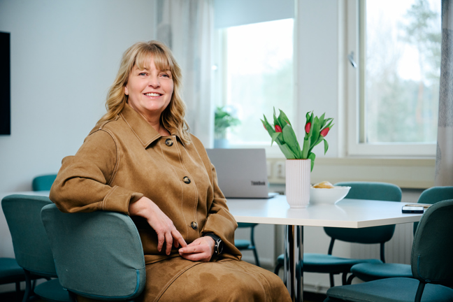 Anna Persdotter tittar in i kameran