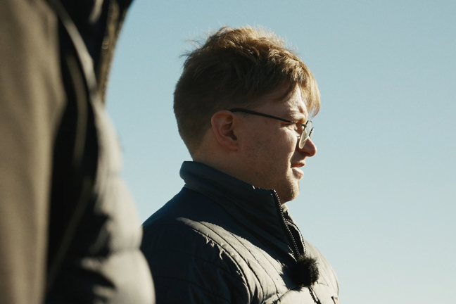 Simon tillsammans med jobbcoachen Roger.